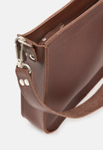 Load image into Gallery viewer, Kvardag Shoulder bag Oak