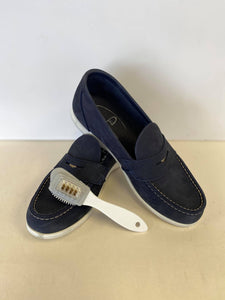 Wie pflegt man Nubukschuhe?