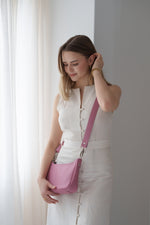 Load image into Gallery viewer, Fin shoulder bag pink
