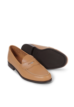 Lade das Bild in den Galerie-Viewer, Buxton Caffe Latte Nappa - Der Original Penny Loafer

