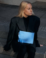 Lade das Bild in den Galerie-Viewer, Liti blaues Nubukleder
